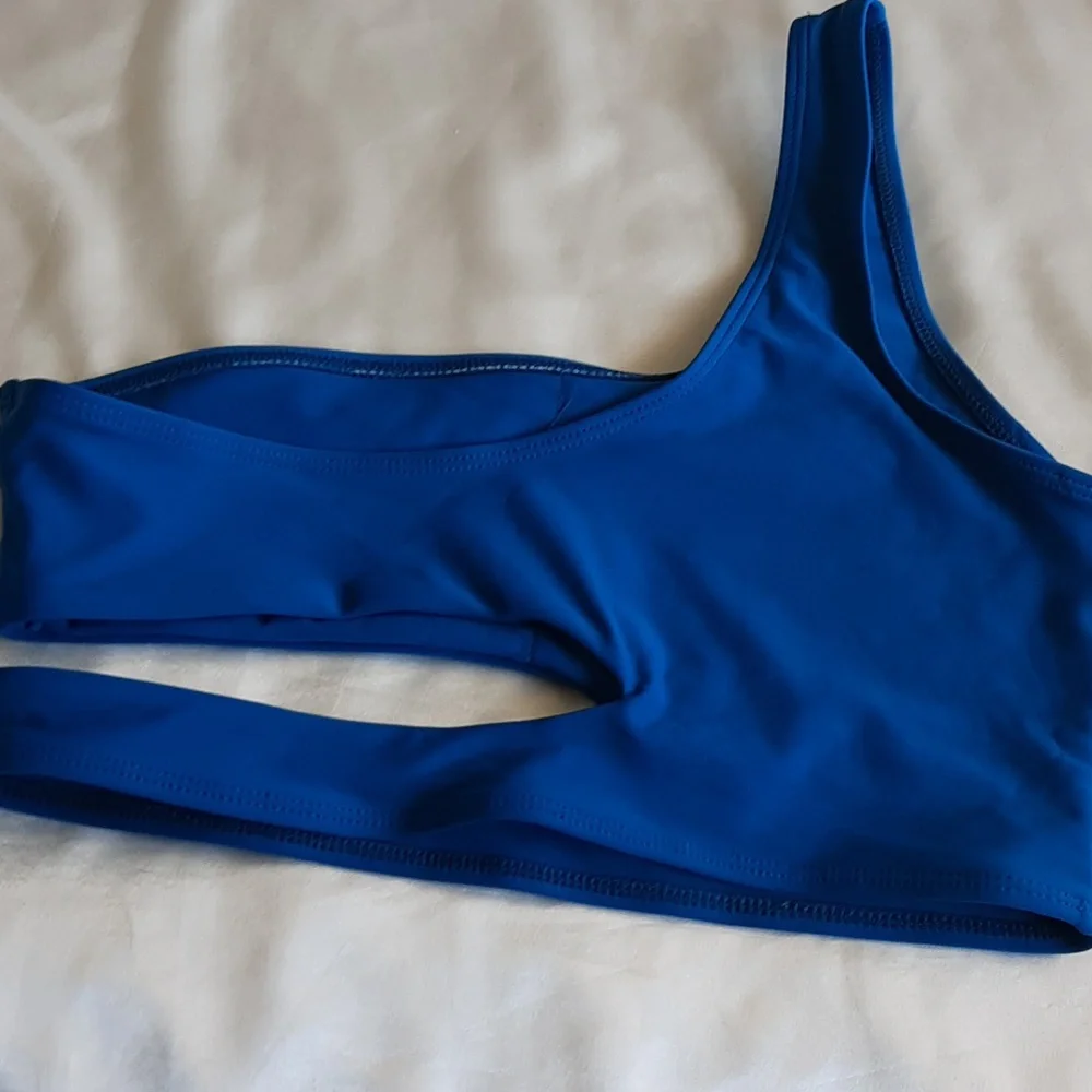Zaful Bathing suit top.  Size 6. (M) Blue.  Slots for padding (not inclu… - Picture 10 of 10